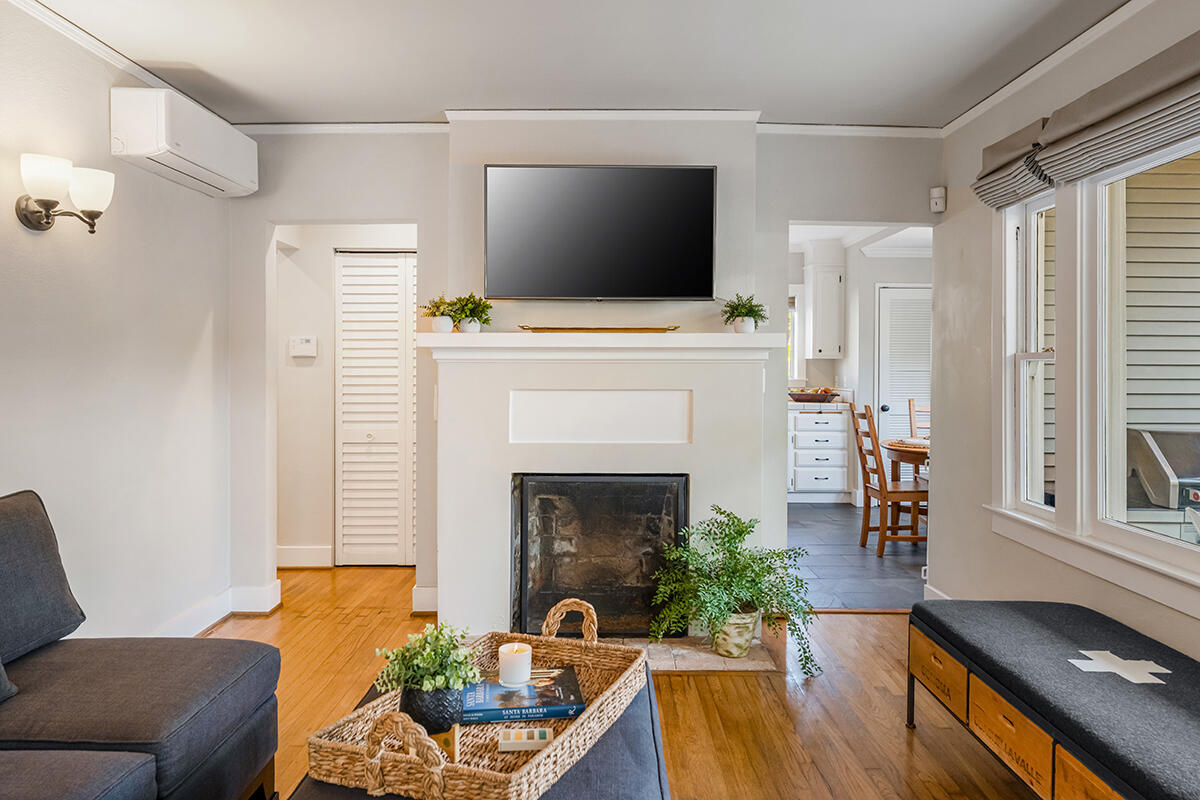 1831 Chapala Street Santa Barbara, CA 93101 - Photo 4 of 14 Fireplace