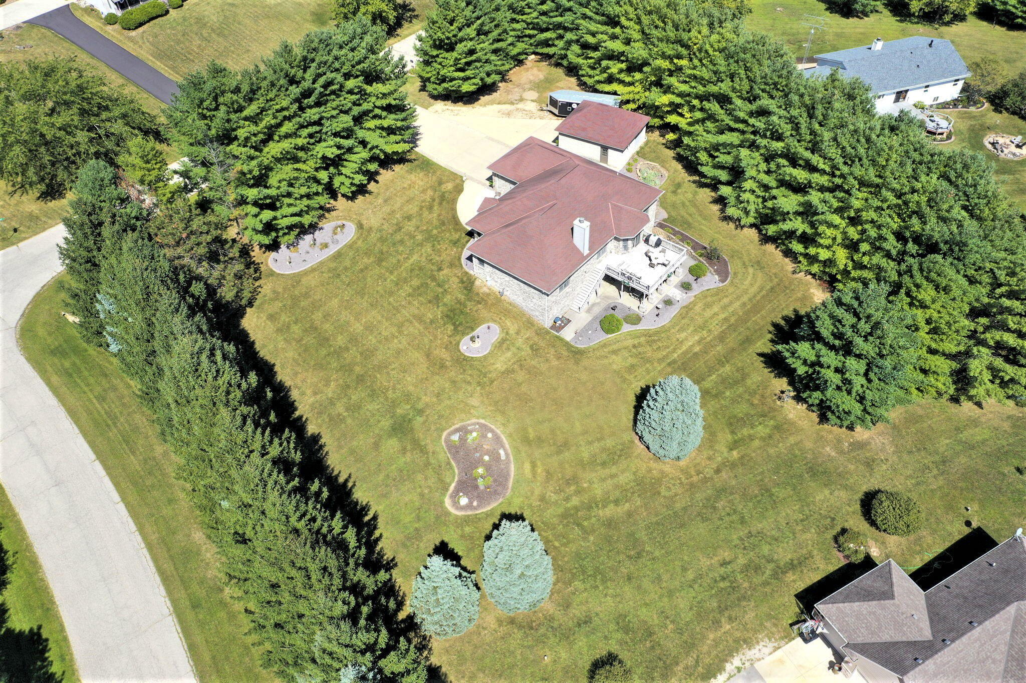 W2539 Indianhead Lane, Elkhorn, WI 53121 Compass