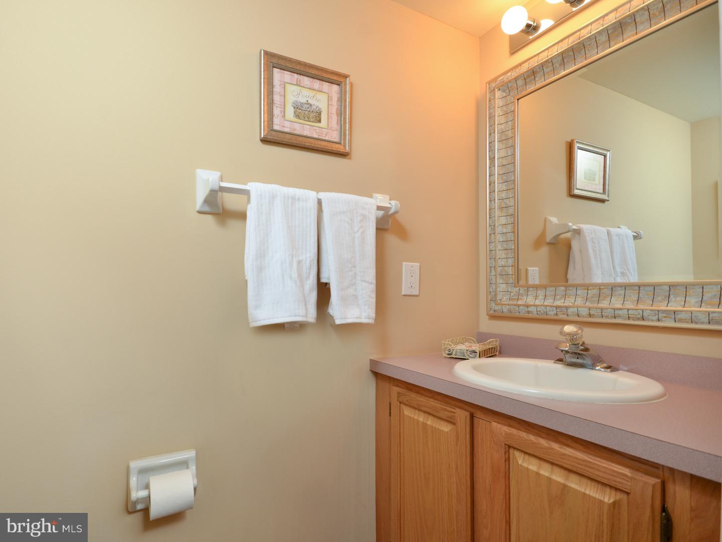 9 Vassar Road Mount Laurel, NJ 08054 - Photo 13 of 25 Bathroom