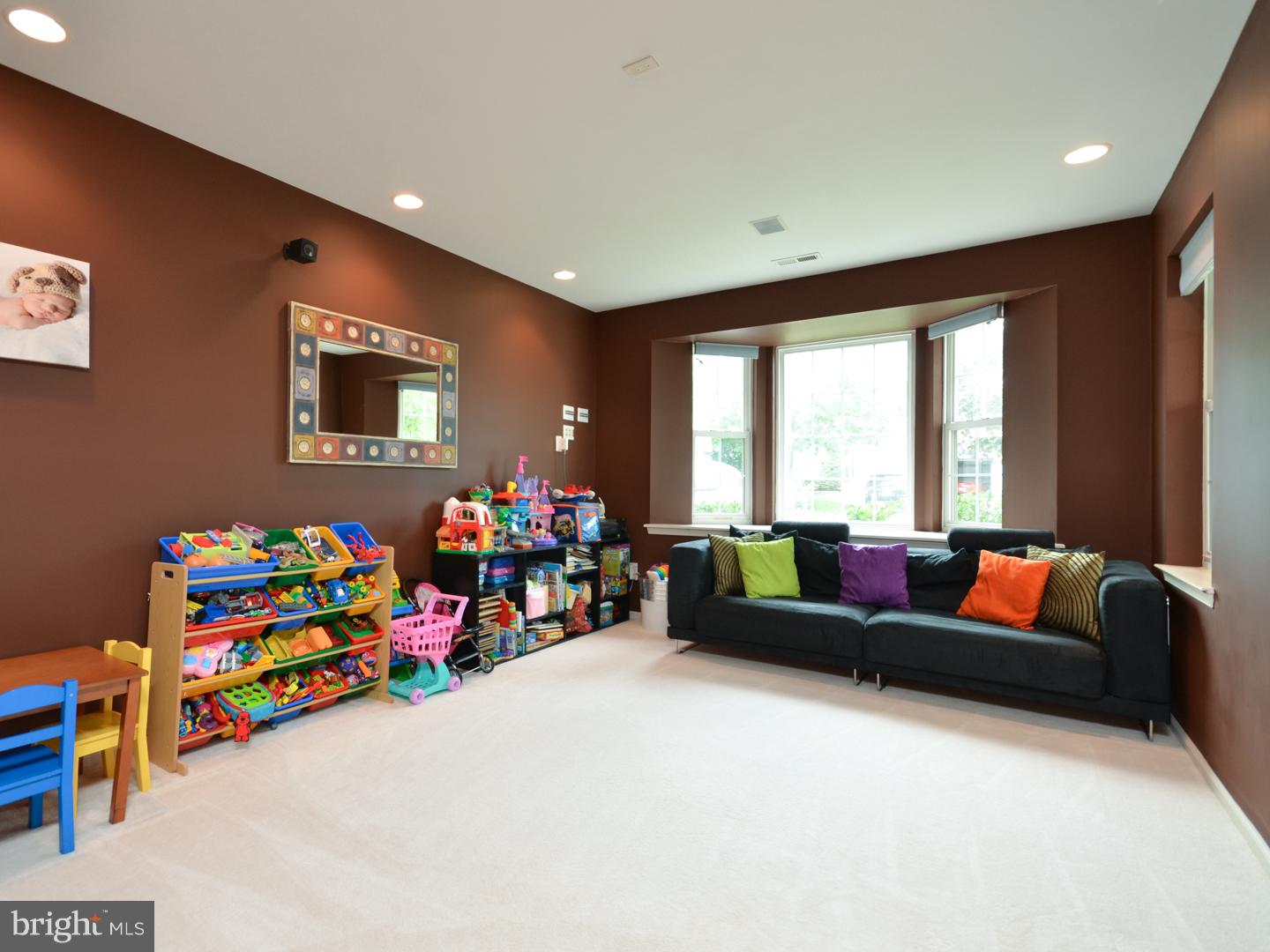 9 Vassar Road Mount Laurel, NJ 08054 - Photo 6 of 25 Living Room