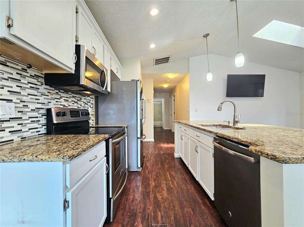 1649 12th Street Southwest Largo, FL 33778 - Photo 11 of 40