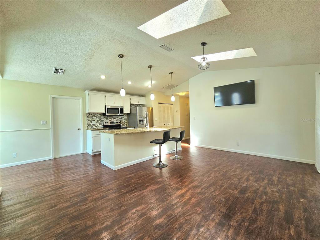 1649 12th Street Southwest Largo, FL 33778 - Photo 3 of 40