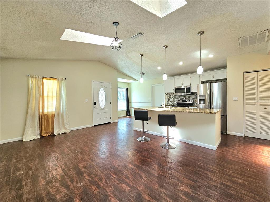 1649 12th Street Southwest Largo, FL 33778 - Photo 4 of 40