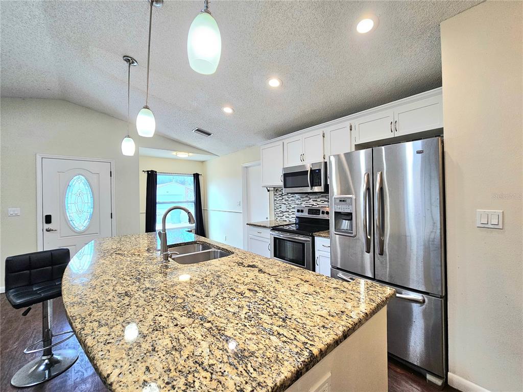 1649 12th Street Southwest Largo, FL 33778 - Photo 6 of 40