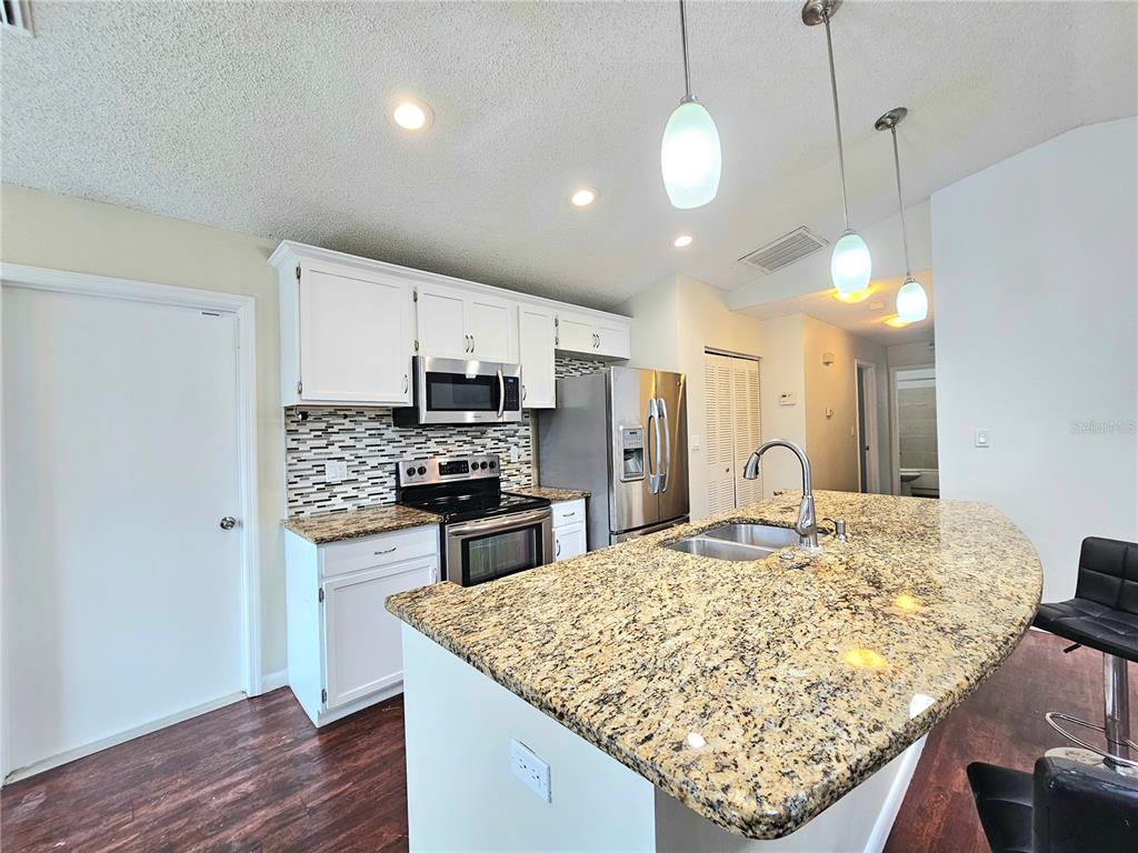 1649 12th Street Southwest Largo, FL 33778 - Photo 7 of 40