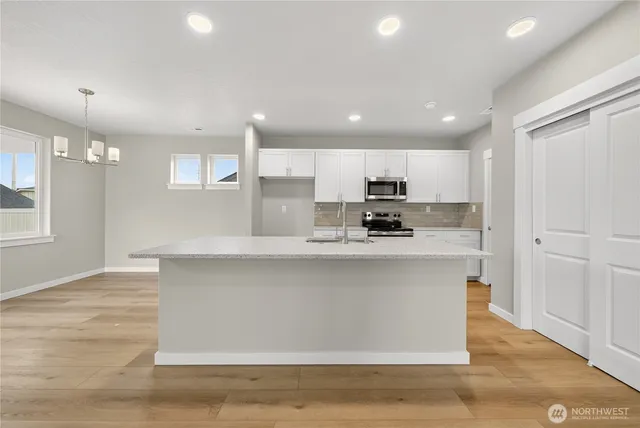 $374,990 | 1203 Hickory Road, Moses Lake, WA 98837