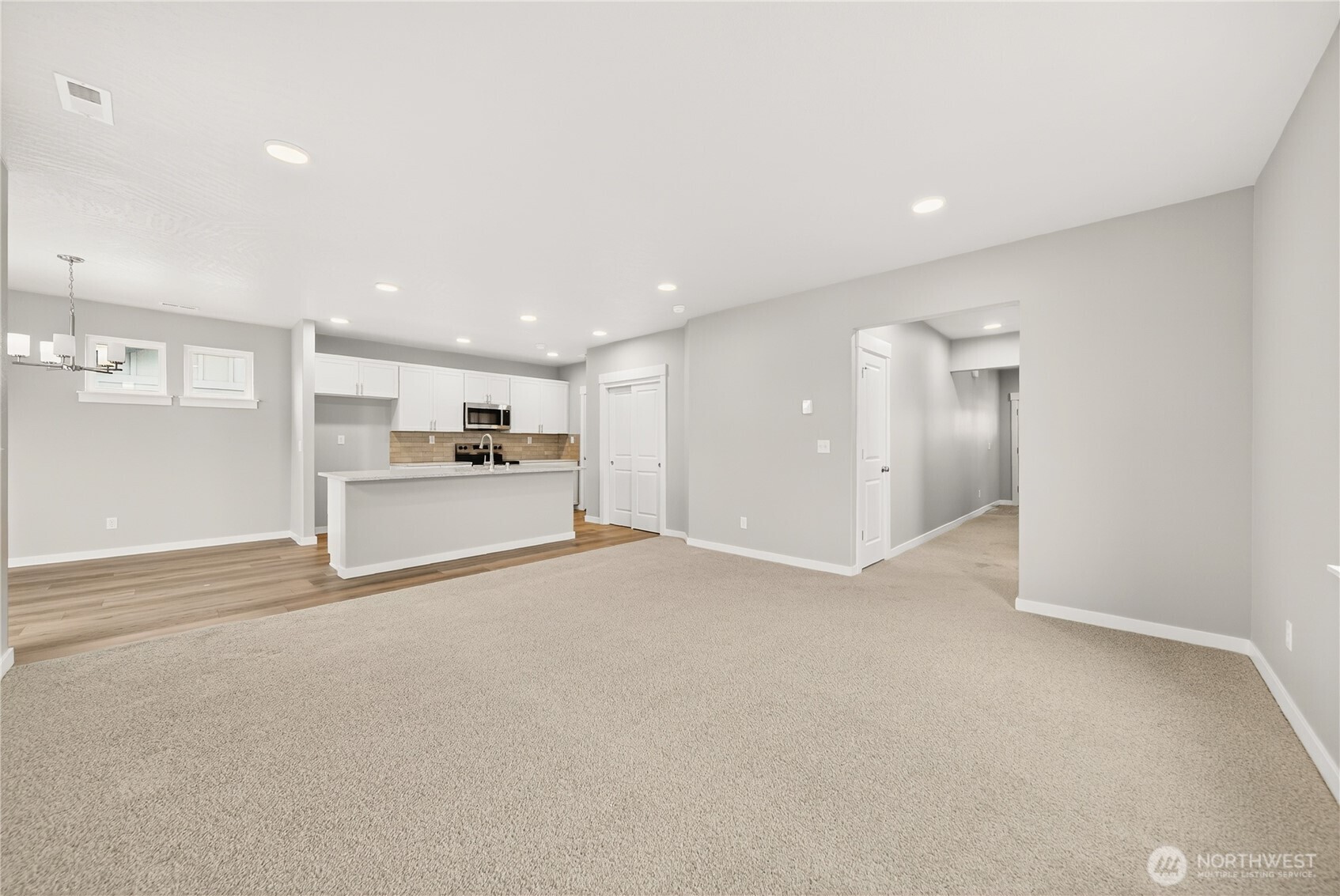 1203 Hickory Road Moses Lake, WA 98837 - Photo 5 of 10