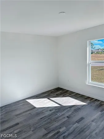 $1,995 | 3929 Northwest 42nd Lane, Cape Coral, FL 33993