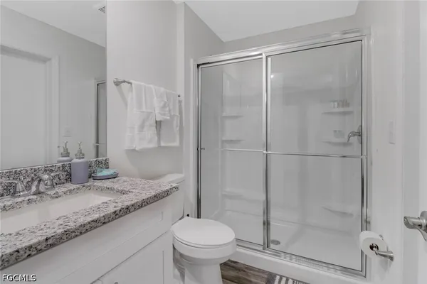 $1,995 | 3929 Northwest 42nd Lane, Cape Coral, FL 33993