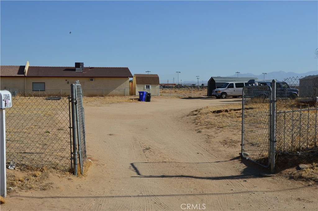12065 Aztec Lane Adelanto, CA 92301 - Photo 29 of 64
