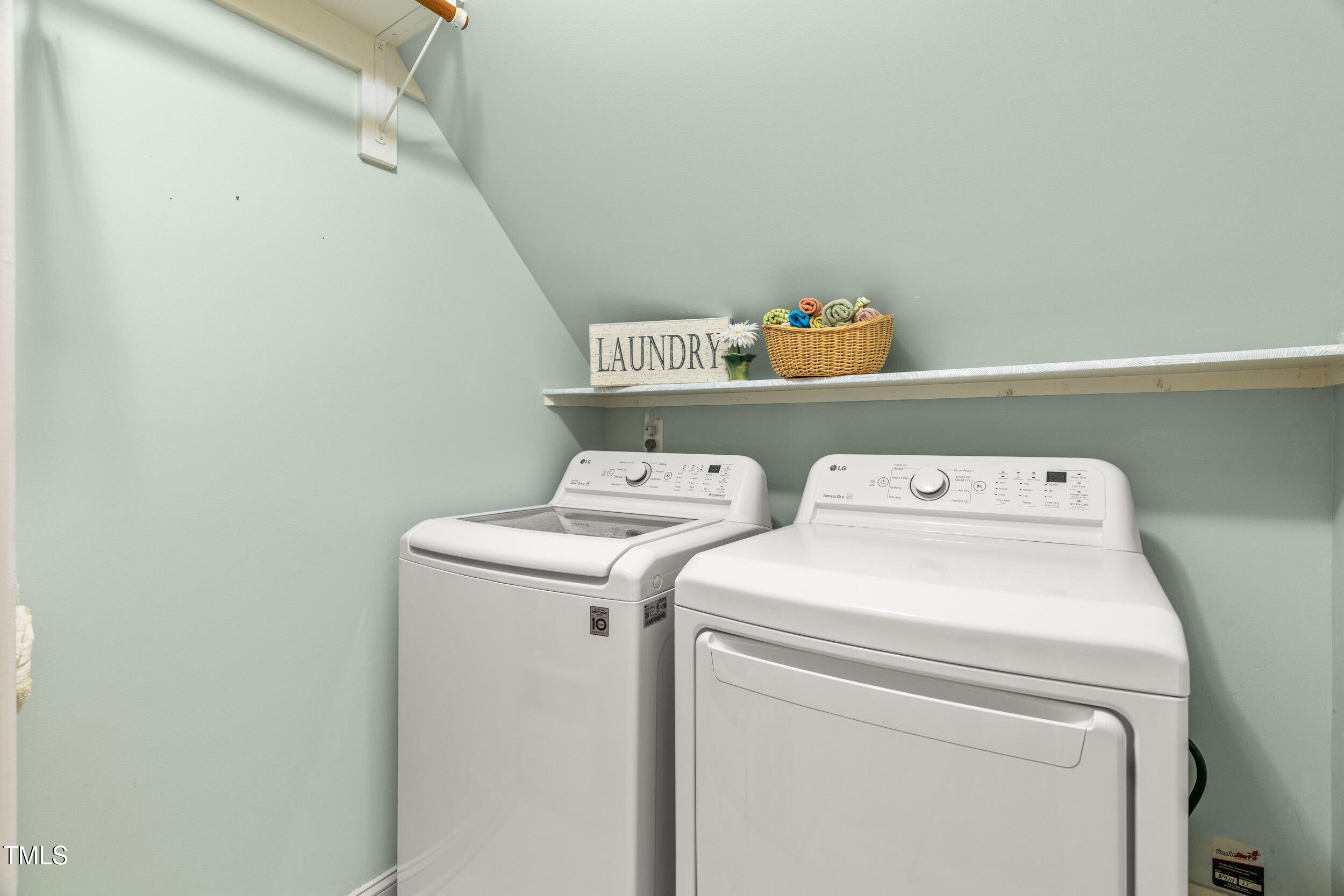 9404 Floral Ridge Court Raleigh, NC 27613 - Photo 41 of 60 Laundry Room