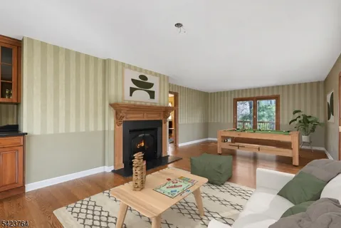$780,000 | 43 King George Road, Warren, NJ 07059