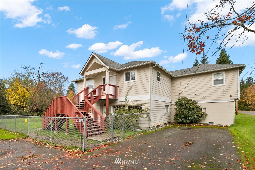 401 Maple Street Hamilton, WA 98255 - Photo 3 of 38 Gallery Image 3