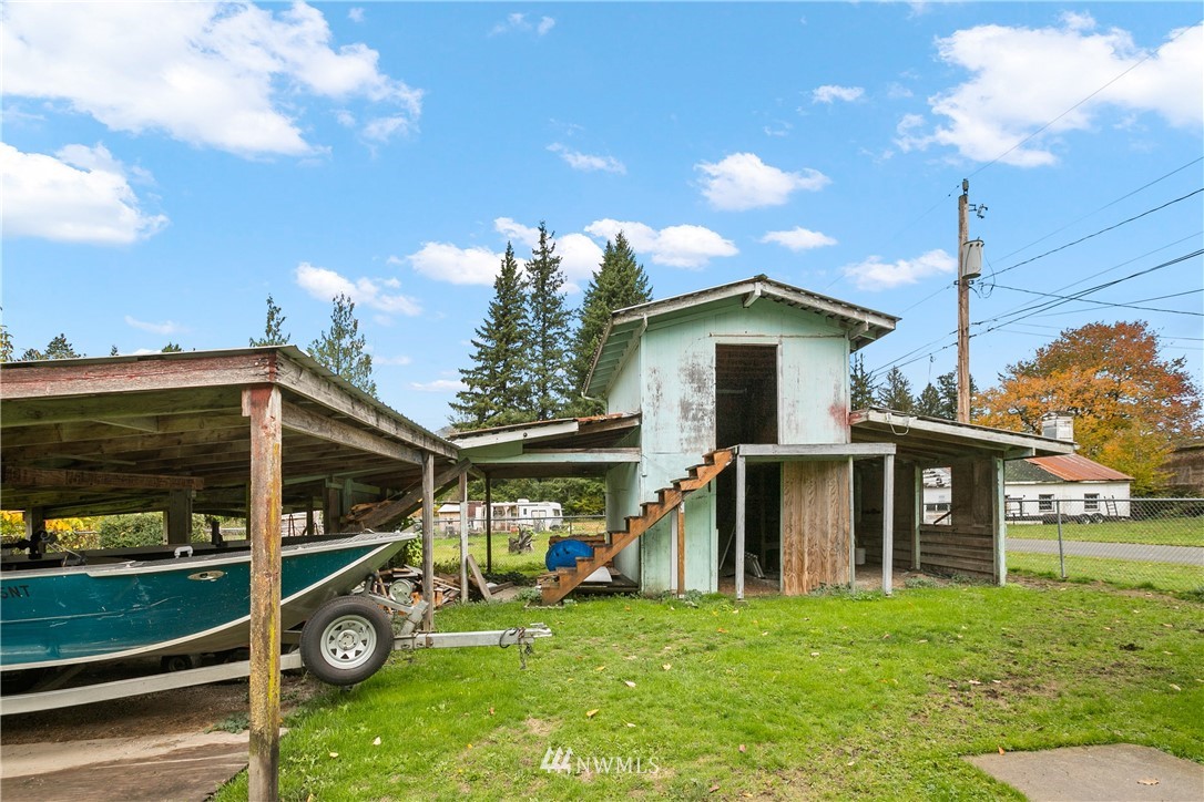 401 Maple Street Hamilton, WA 98255 - Photo 24 of 38 Gallery Image 24