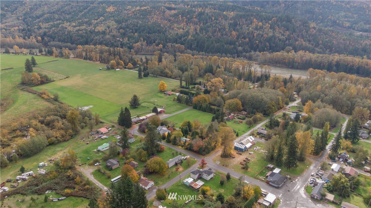401 Maple Street Hamilton, WA 98255 - Photo 31 of 38 Gallery Image 31