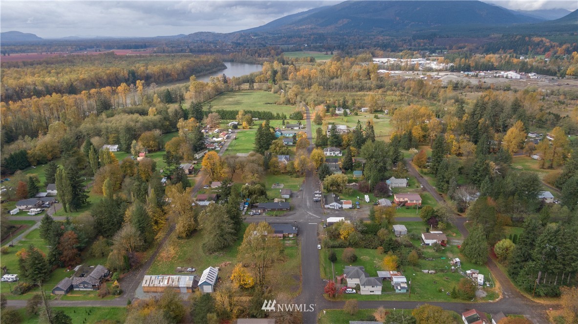 401 Maple Street Hamilton, WA 98255 - Photo 33 of 38 Gallery Image 33