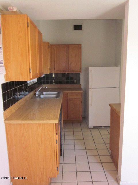 836 West Thurber Road Tucson, AZ 85705 - Photo 4 of 7 Gallery Image 4