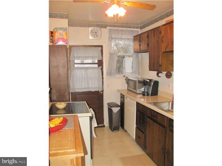 7505 Lennox Road Upper Darby, PA 19082 - Photo 11 of 22