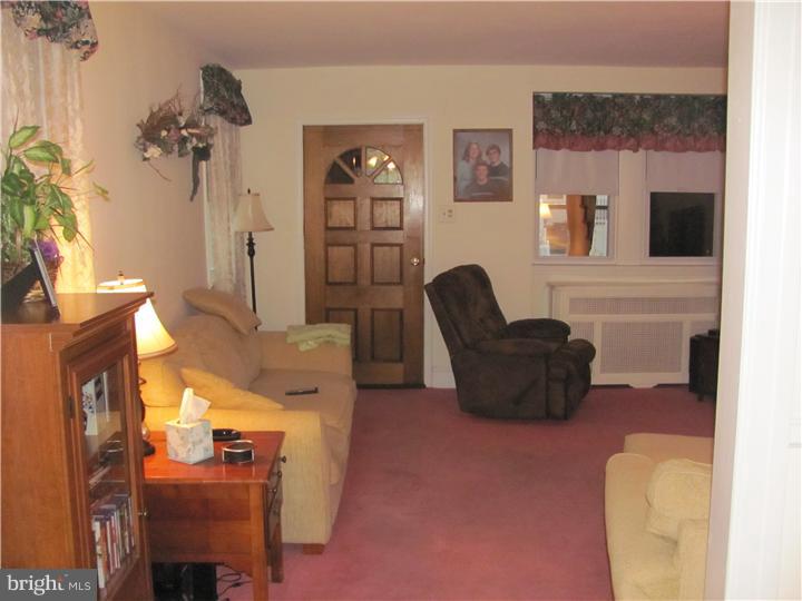 7505 Lennox Road Upper Darby, PA 19082 - Photo 6 of 22