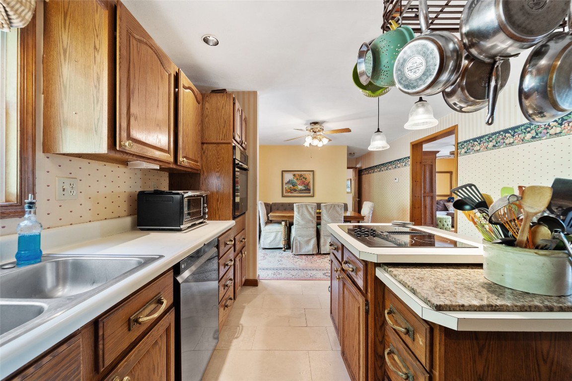 473 Brotzman Road Binghamton, NY 13901 - Photo 8 of 36 Gallery Image 8