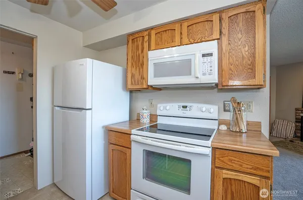 $315,000 | 7317 North Skyview Place, Unit L203, Tacoma, WA 98406