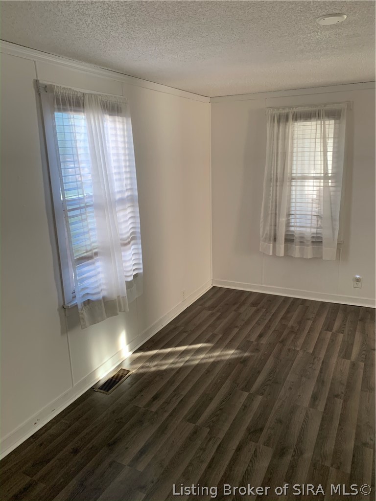 202 R Street Bedford, IN 47421 - Photo 5 of 11 Gallery Image 5