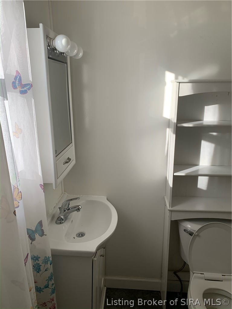 202 R Street Bedford, IN 47421 - Photo 9 of 11 Gallery Image 9