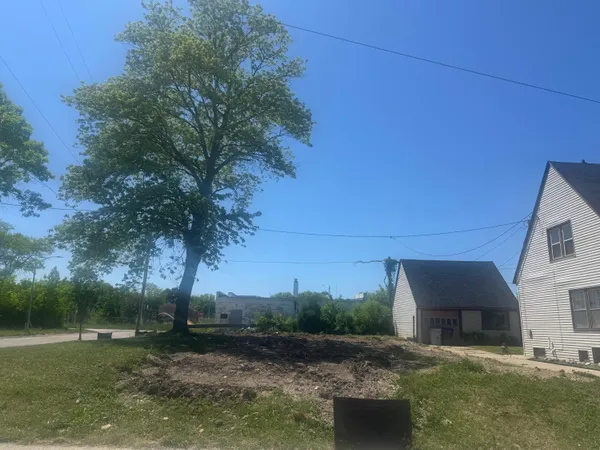$9,000 | 3803 North 7th Street, Milwaukee, WI 53212