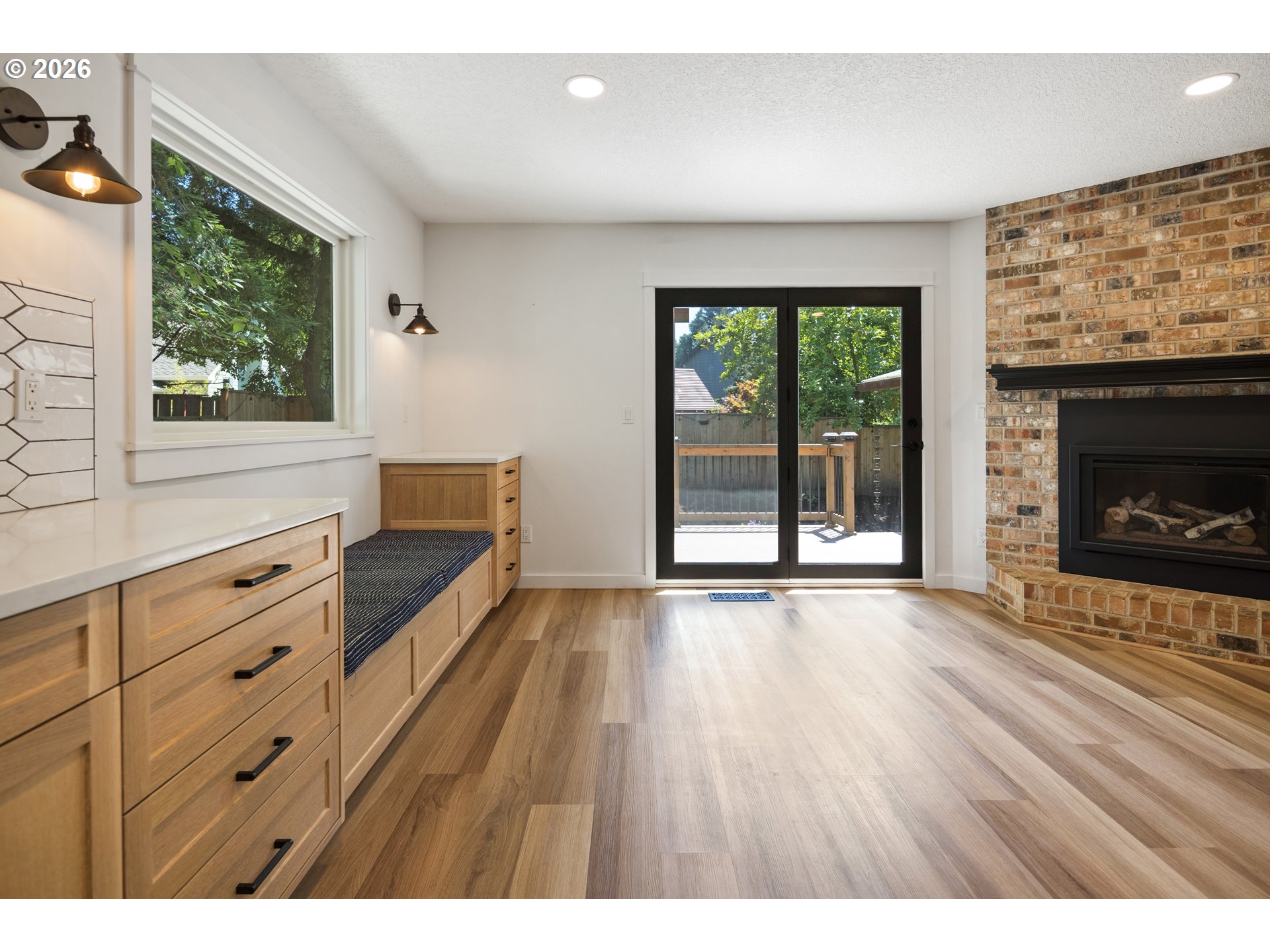 6422 Southwest Roundtree Court Portland, OR 97219 - Photo 13 of 37 Family Room