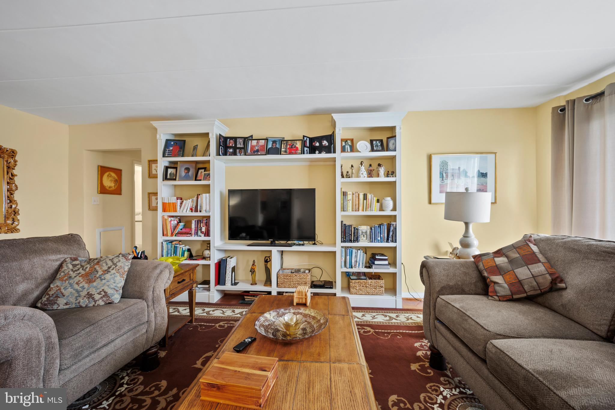 801 South Chester Road, Unit 408 Swarthmore, PA 19081 - Photo 5 of 22 Living Room