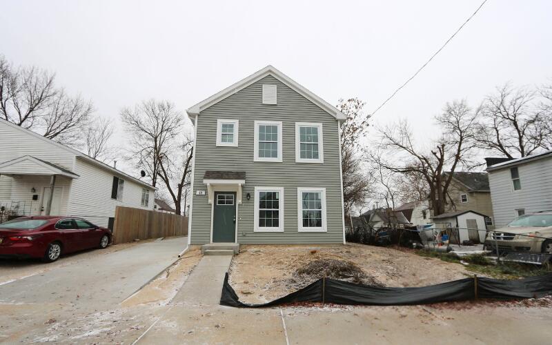48 Home Street Southwest Grand Rapids, MI 49507 - Photo 2 of 6 48-Home-front-wide