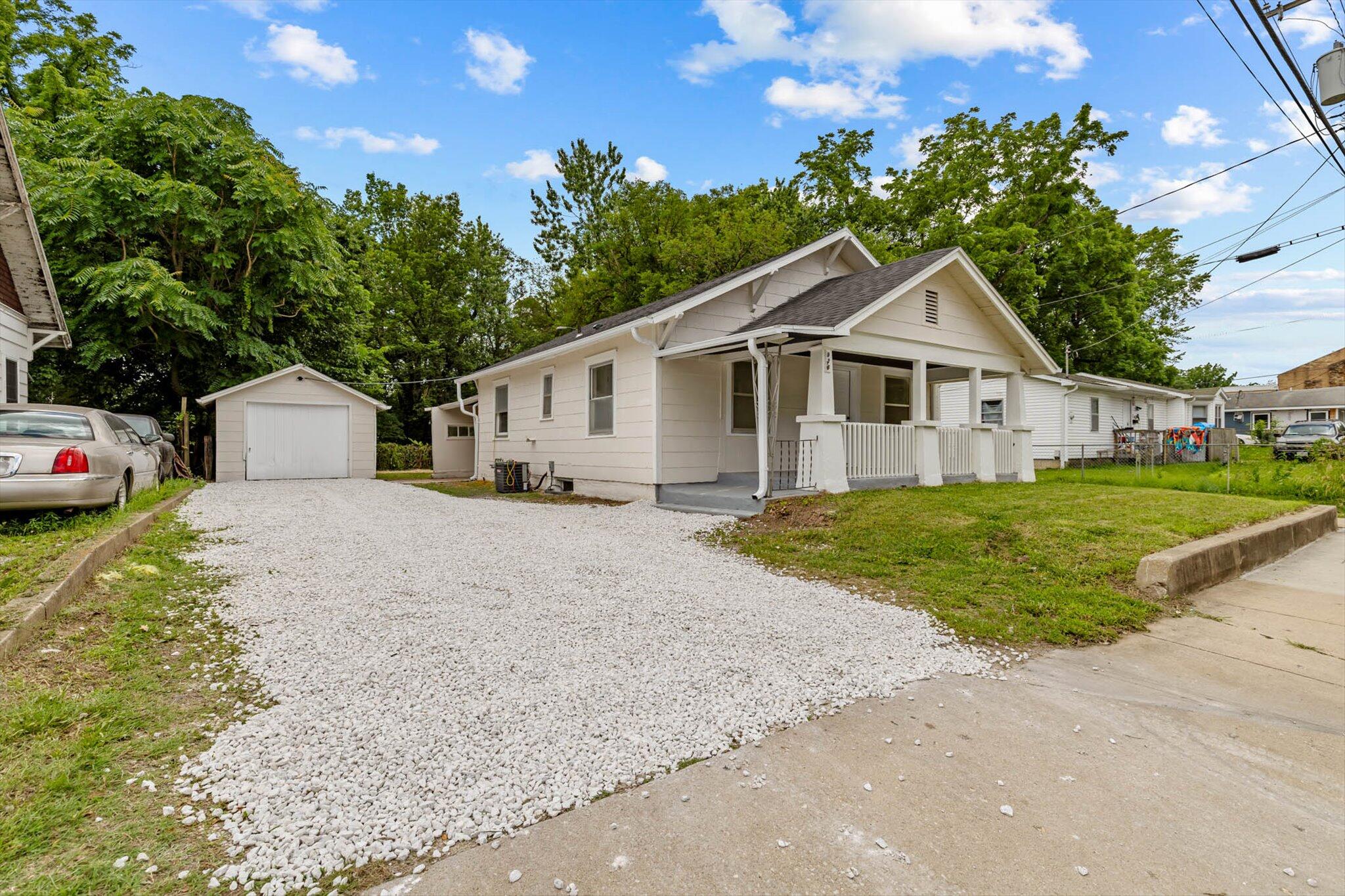 936 West Division Street Springfield, MO 65802 - Photo 1 of 1 03-IMG_9747