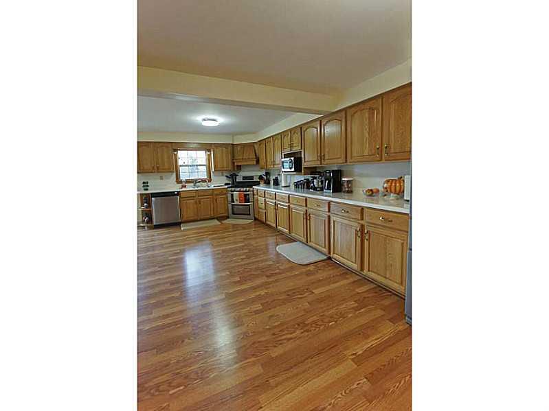 179 Overbrook Road Valencia, PA 16059 - Photo 7 of 22 Kitchen.