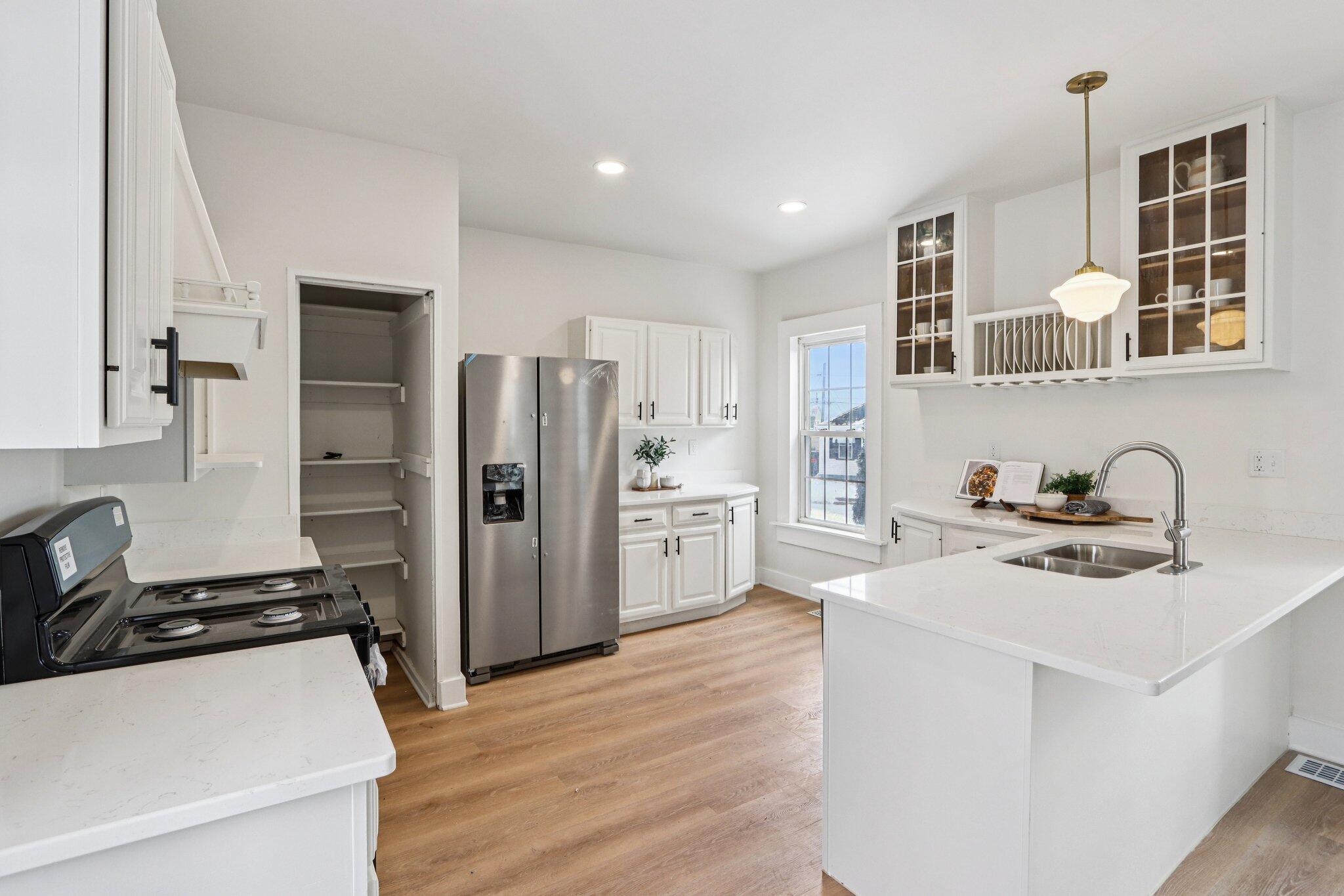 2048 Shoop Street Racine, WI 53404 - Photo 16 of 39 20-web-or-mls-Shoop St-S2201-020