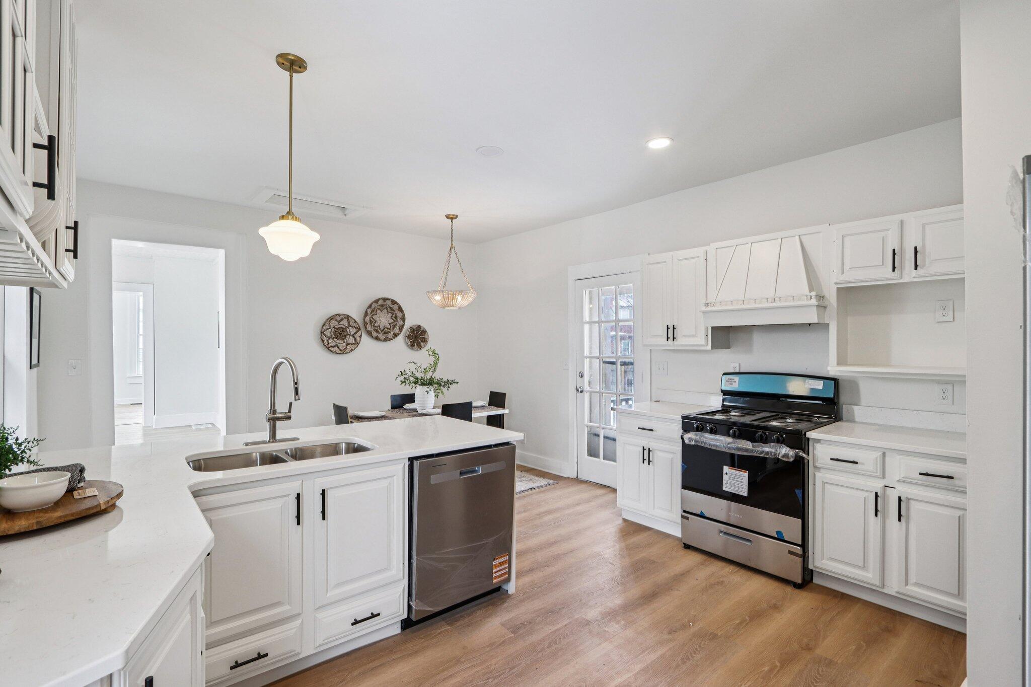 2048 Shoop Street Racine, WI 53404 - Photo 18 of 39 22-web-or-mls-Shoop St-S2201-022