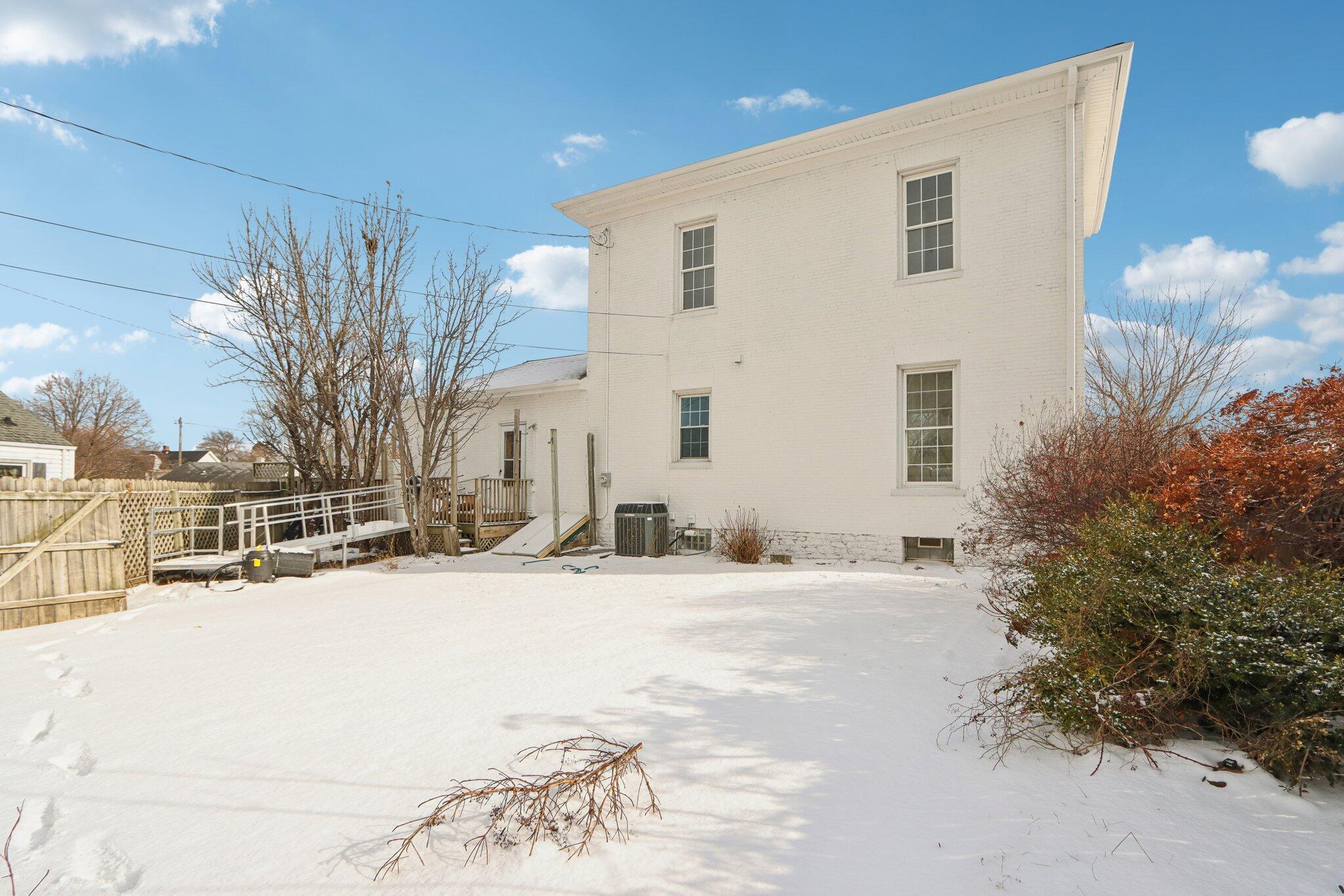 2048 Shoop Street Racine, WI 53404 - Photo 35 of 39 40-web-or-mls-Shoop St-S2201-040