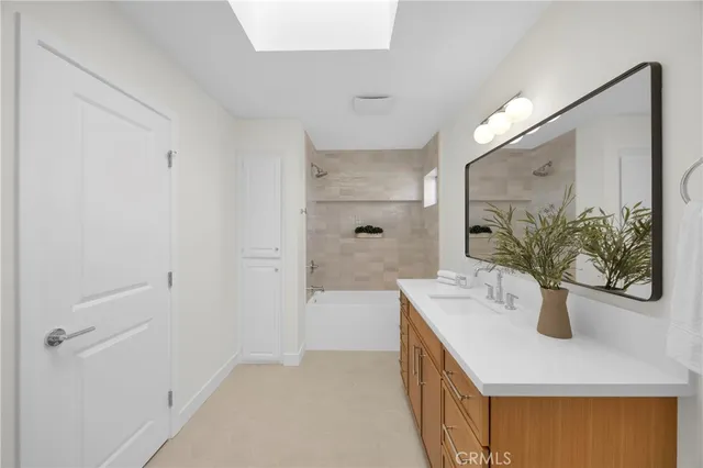 $1,149,000 | 2707 Mathews Avenue, Unit A, Redondo Beach, CA 90278