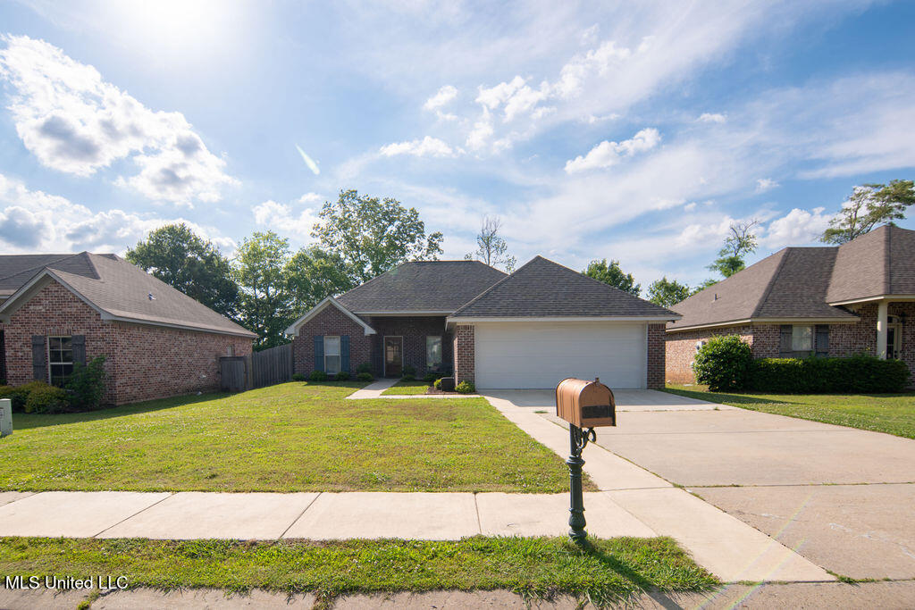 258 Greenfield Ridge Drive Brandon, MS 39042 - Photo 1 of 31 Front of home