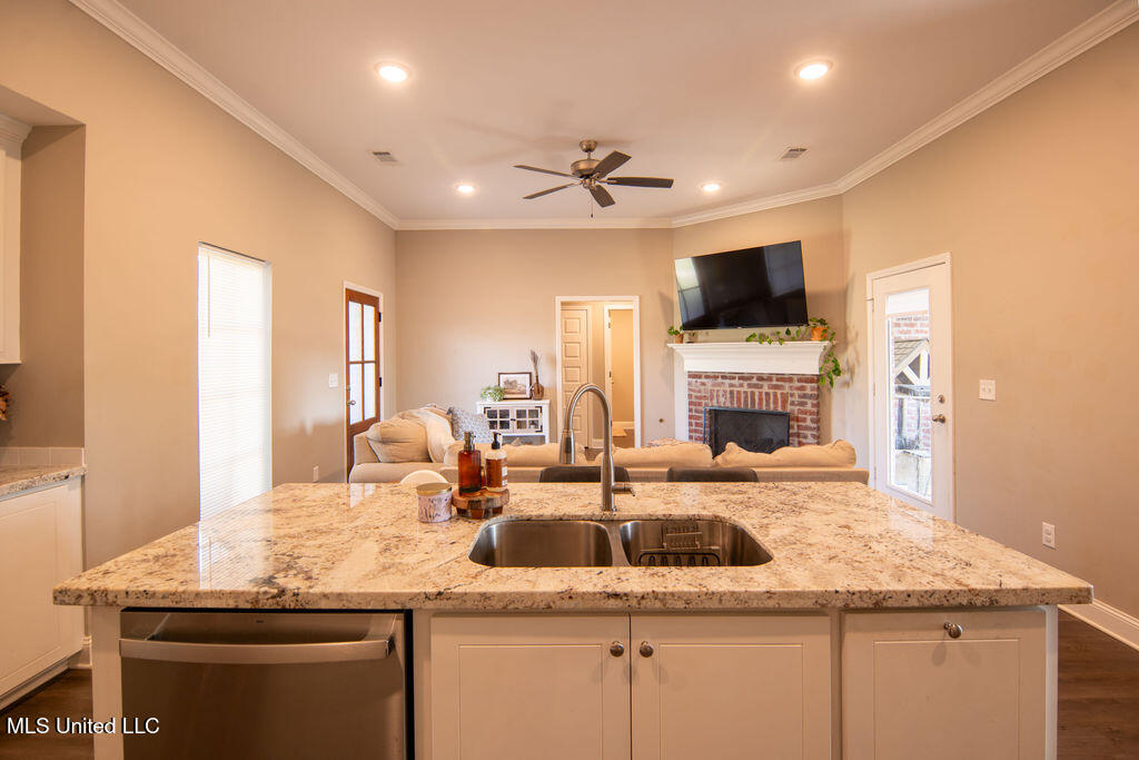 258 Greenfield Ridge Drive Brandon, MS 39042 - Photo 7 of 31 P1046746-HDR