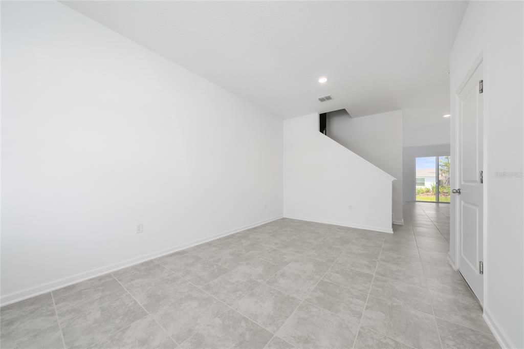 2587 Skyline Loop Kissimmee, FL 34758 - Photo 5 of 27