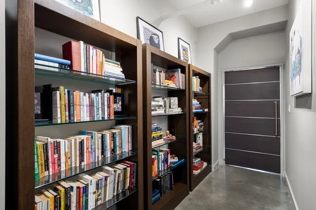 $1,199,000 | 453 Washington Street, Unit 5A, Boston, MA 02111