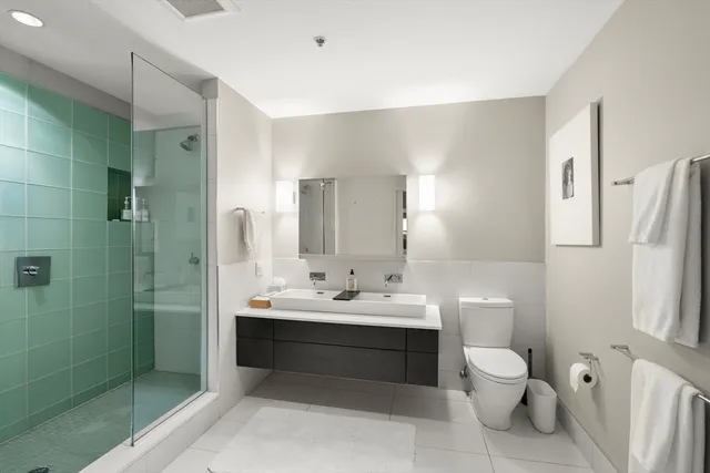 $1,199,000 | 453 Washington Street, Unit 5A, Boston, MA 02111