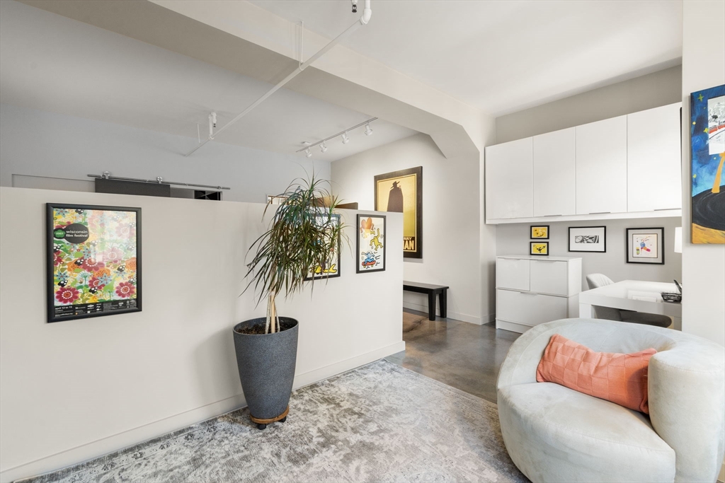 453 Washington Street, Unit 5A Boston, MA 02111 - Photo 35 of 36