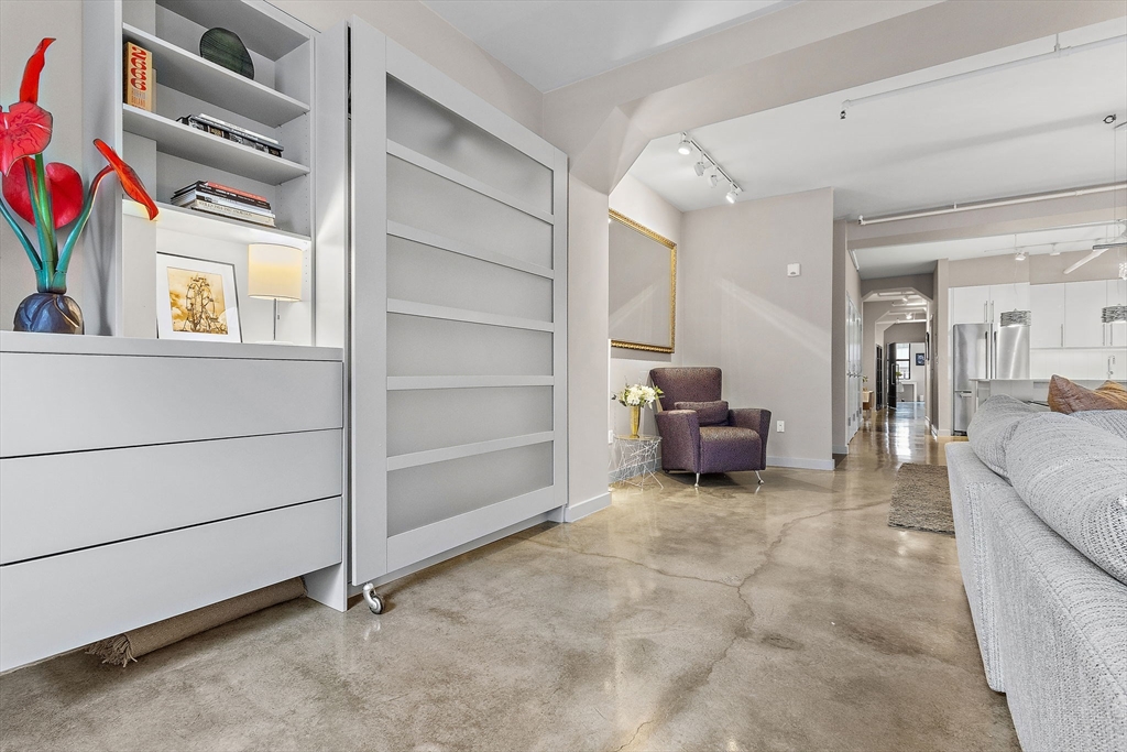 453 Washington Street, Unit 5A Boston, MA 02111 - Photo 5 of 36