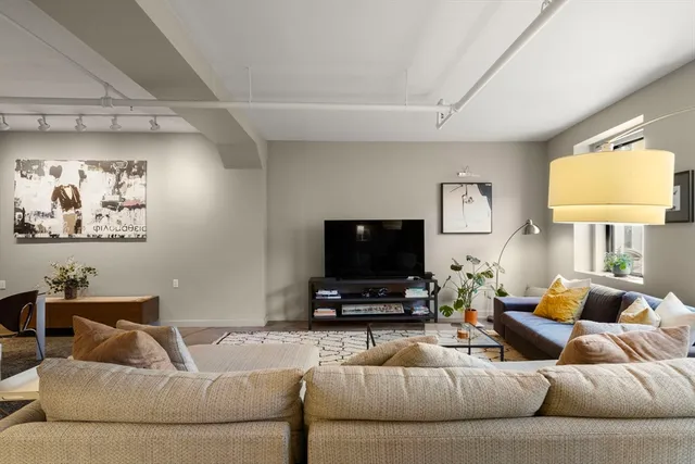$1,199,000 | 453 Washington Street, Unit 5A, Boston, MA 02111