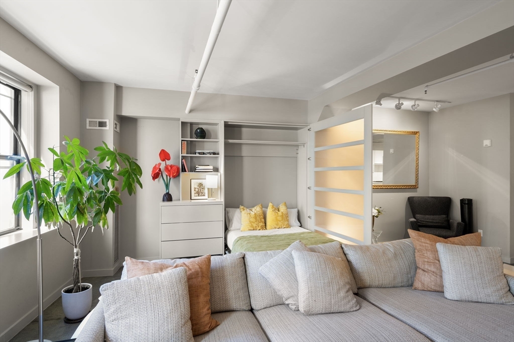 453 Washington Street, Unit 5A Boston, MA 02111 - Photo 7 of 36