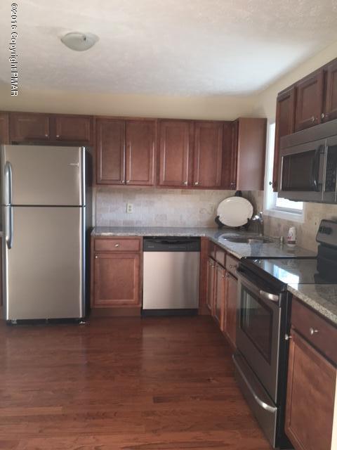 443 Hickory Valley Road Stroudsburg, PA 18360 - Photo 3 of 6 Kitchen