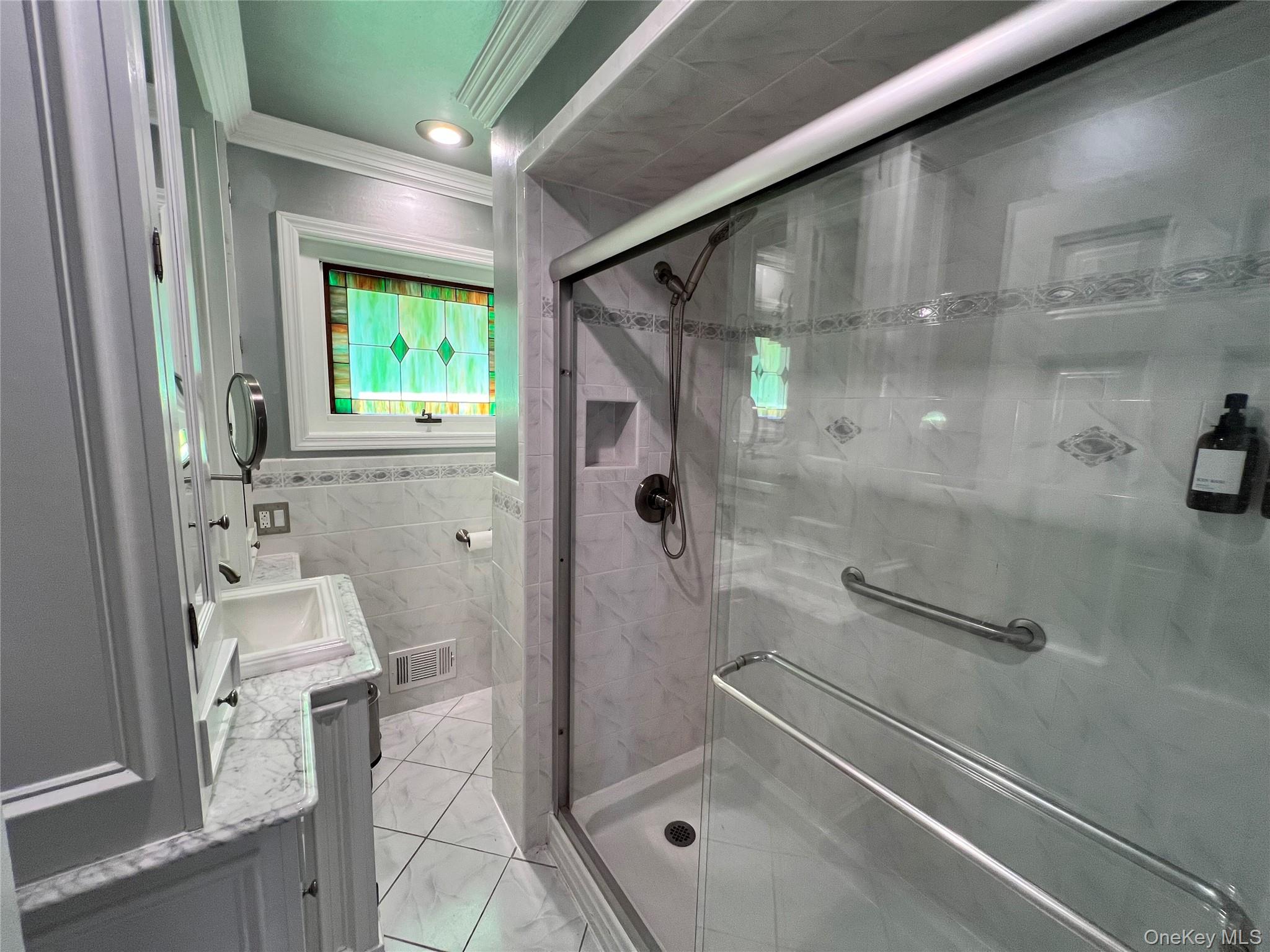 3825 Stars Road East Marion, NY 11939 - Photo 14 of 14 3825 Stars Road