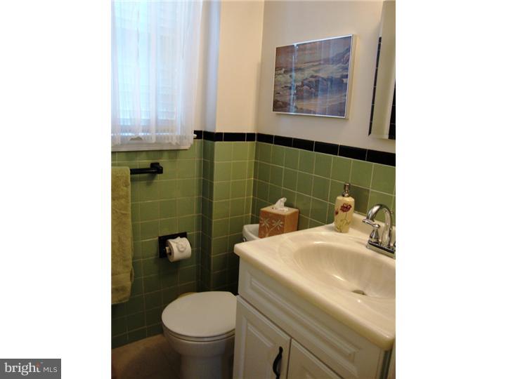 32 South Malin Road Broomall, PA 19008 - Photo 15 of 25 Bathroom