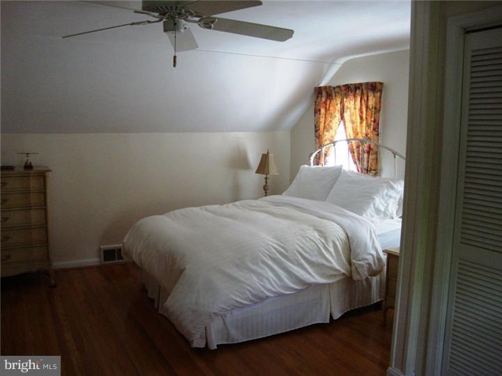 32 South Malin Road Broomall, PA 19008 - Photo 18 of 25 Bedroom - Main